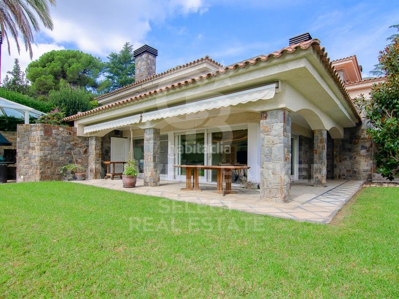 Foto 4d0465f6-bb39-4387-8f9f-7b193a54ac76. Casa  magnífica y señorial en Bellaterra
