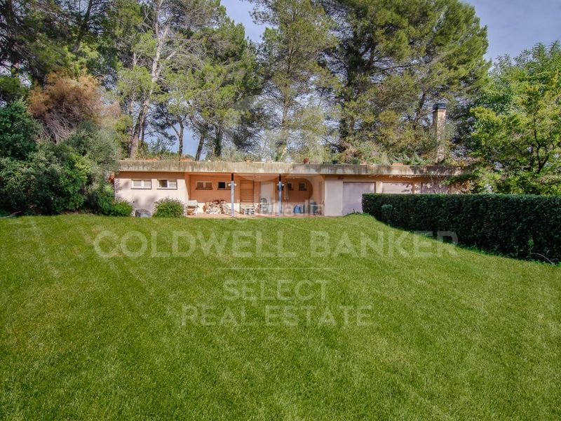 Foto 58a9d7f3-d1fb-4770-88a1-9d211894f8c0. Terreny residencial a Bellaterra