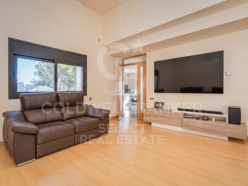 Foto cebce6e9-34aa-4890-936e-ae1cb57082fb. Maison avec parking dans Matadepera