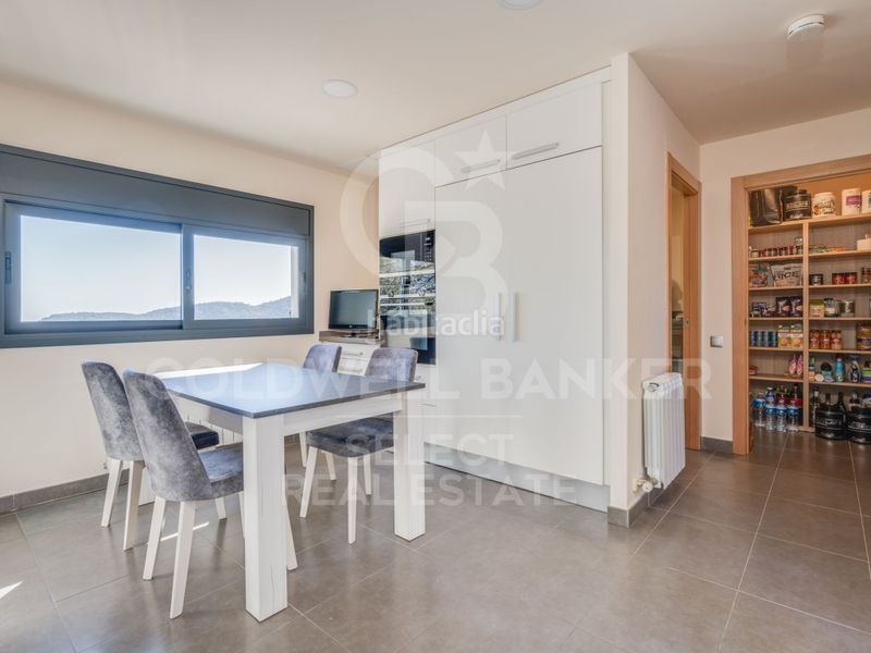 Foto f8c22c50-4d3d-48f9-ac1c-ae981081f45d. Maison avec parking dans Matadepera
