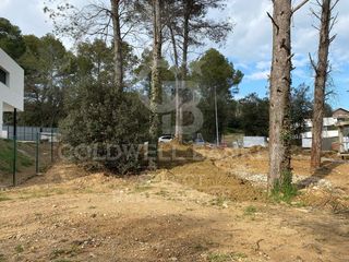 Terreno residenziale in Bellaterra. Solar plano en zona exclusiva y tranquila de bellaterra