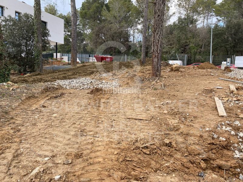 Foto f44159f3-7a65-40bf-90f3-1fb13638462f. Terreny residencial a Bellaterra