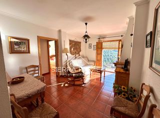 Flat  Calle real. Piso en benamahoma con buenas vistas + trastero 50 m2