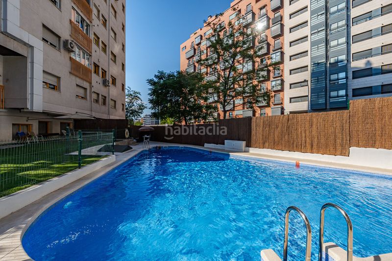 Foto 337f5d37-8529-4500-a890-cf90ce91fb69. Pis amb calefacció aparcament piscina a Valdezarza Madrid
