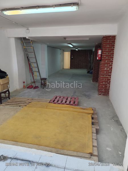 Foto 3c888944-f33e-4dd7-839c-3adaea59fd46. Local comercial en carrer de lepant 228 local diafano con puetta a dos calles y con mucha altura en Barcelona