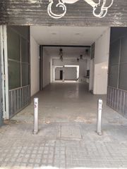 Alquiler Local Comercial en Carrer de joan d'�ustria 109. Local di�fano en la zona de poble nou
