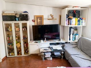 Pis  C. de nicolás sánchez, usera, 28026 madrid, españa. Usera  pradolongo