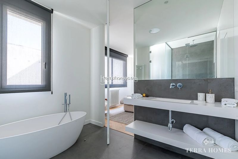 Foto f09a7ab1-4728-4e5a-9197-dcbfba957482. Rent triplex in Ibiza Madrid