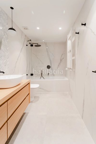 Foto 25468403-ca11-4389-812b-e99cb97288b2. Apartament amb calefacció aparcament a Castellana Madrid