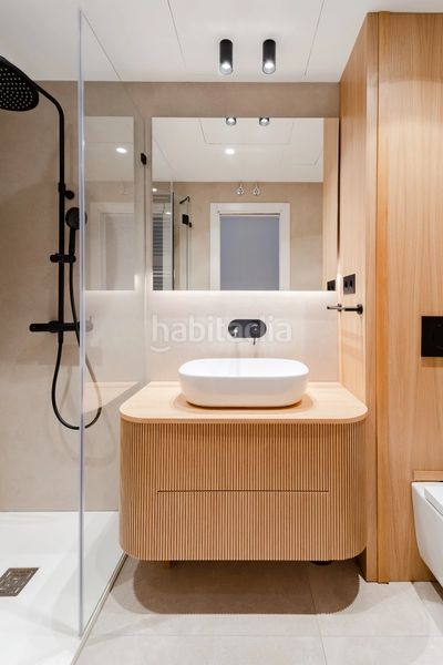 Foto 41f03e11-858b-47d4-9661-6cd7127792a5. Apartament amb calefacció aparcament a Castellana Madrid