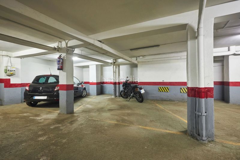 Foto c0c731ba-bad8-4f31-a46b-8111245ea497. Apartament amb aparcament a El Viso Madrid