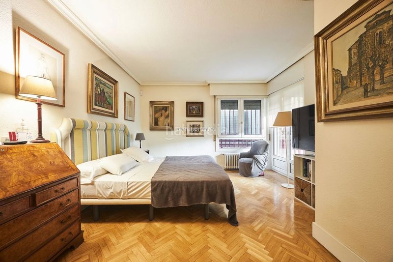 Foto f0497016-b4c2-4290-9b51-9064ecbafd21. Apartament amb aparcament a El Viso Madrid