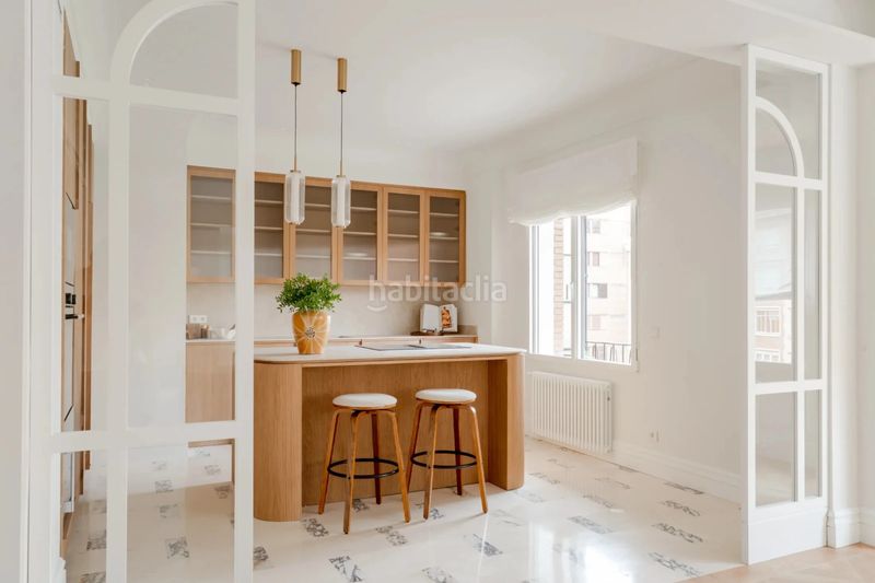Foto 5ae1683c-5748-4fd8-a74e-c46b1a71d0e9. Apartament amb calefacció aparcament a Castellana Madrid