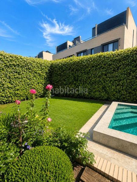 Foto 8e44caa1-5105-4db9-a26e-f03767b04922. Casa amb calefacció aparcament piscina a Valdemarín Madrid
