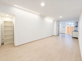 Monolocale  C. de pascual rodríguez, latina, 28011 madrid, españa. Latina  lucero