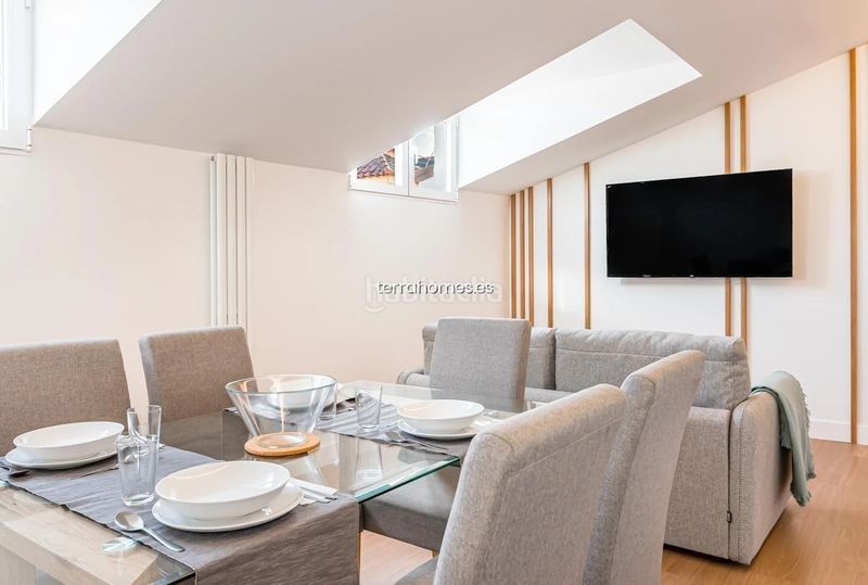 Foto fafdb440-6493-4955-9844-ea278c970c79. Apartament a Cortes-Huertas Madrid