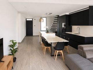 Reihenhaus  Carrer vilabertran. Casa reformada con piscina privada | 138 m² - 3 habitaciones