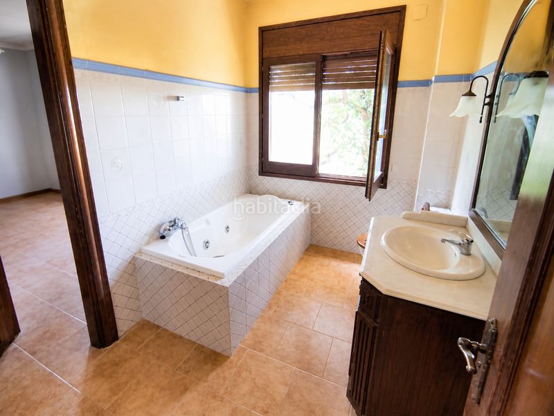 Foto 74ac235e-7188-4444-984c-1fc84b9d0d08. Casa amb xemeneia calefacció aparcament a Mas Rampinyo - Montcada Nova - Carrerada Montcada i Reixac