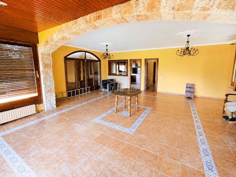 Foto ad33ac8b-fedf-42e5-bc66-070b0a3da4e5. Casa amb xemeneia calefacció aparcament a Mas Rampinyo - Montcada Nova - Carrerada Montcada i Reixac