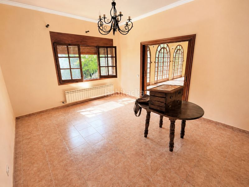 Foto bc1a51b7-15c6-4d47-95b8-052810fd5f7a. Casa amb xemeneia calefacció aparcament a Mas Rampinyo - Montcada Nova - Carrerada Montcada i Reixac