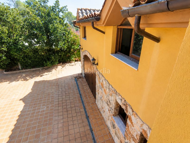 Foto c0f2362f-70f7-485c-844f-dc7c157c9f7c. Casa amb xemeneia calefacció aparcament a Mas Rampinyo - Montcada Nova - Carrerada Montcada i Reixac