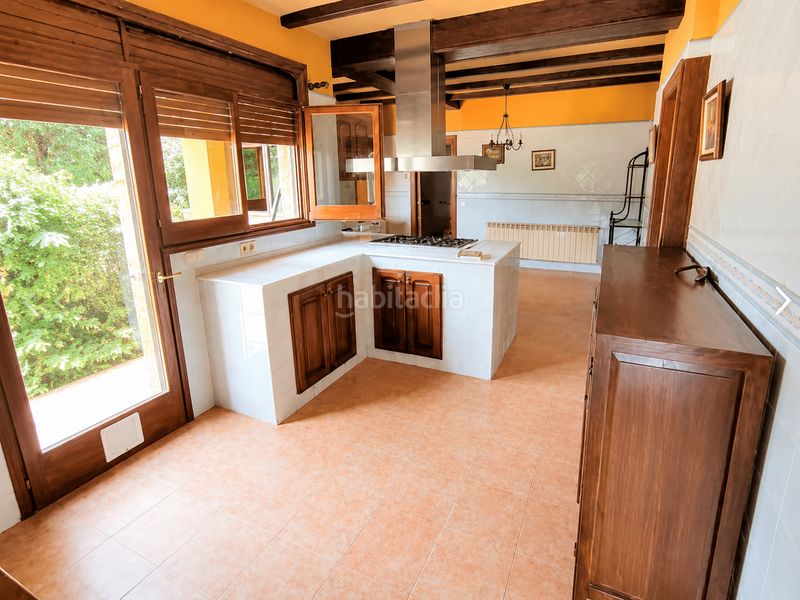 Foto ed03e3b6-fb85-4f4d-86e5-65a572cbf4e4. Casa amb xemeneia calefacció aparcament a Mas Rampinyo - Montcada Nova - Carrerada Montcada i Reixac