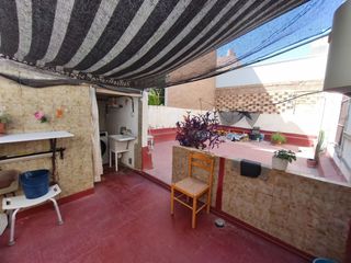 Pis en Casco Antiguo. Piso de tres dormitorios en la huerta