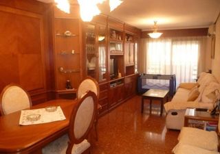 Pis  Carrer camp del cigronet 3. Vivienda con inquiocupa  plaza de garaje