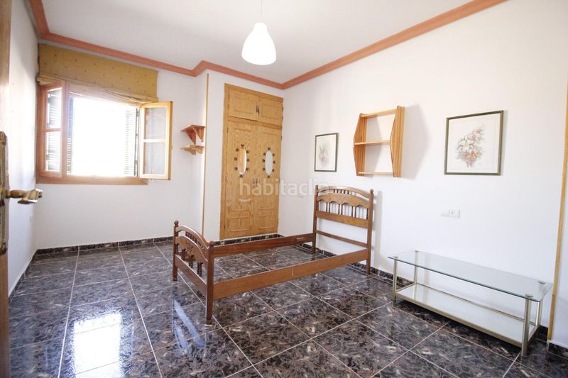 Foto 48fa18ee-bacc-4dd9-bcc9-a0469bad0024. Casa amb calefacció aparcament a Baza