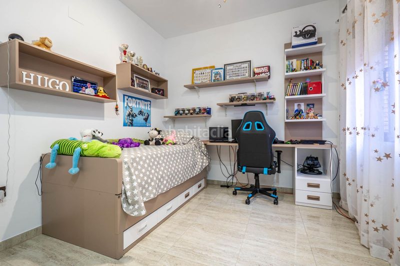 Foto b537ada0-9962-4502-832d-cf7e42c96cd5. Edificio in Güéjar Sierra
