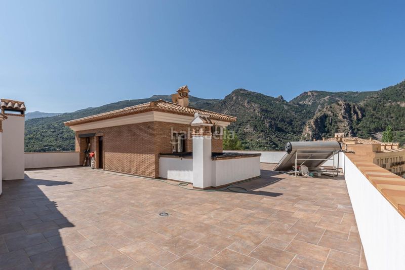 Foto bfd99e22-ae76-47d6-a38f-0b8c45dfb5d5. Edificio in Güéjar Sierra