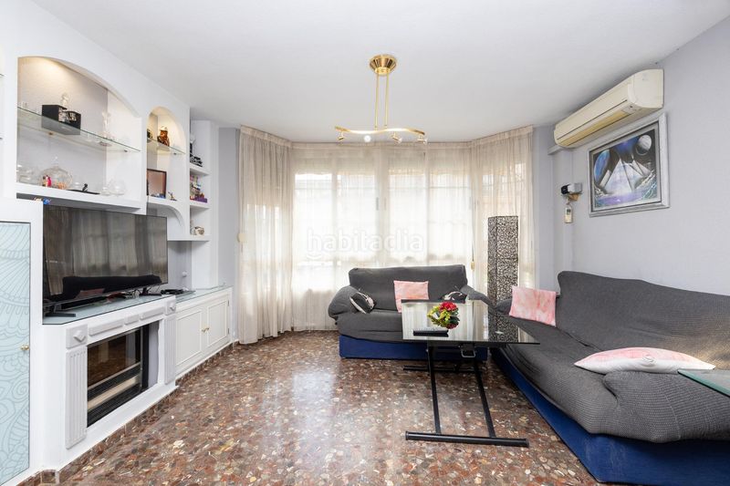 Foto f7a94974-b95c-4f24-b477-519df85a02b4. Casa adossada amb aparcament a Maracena