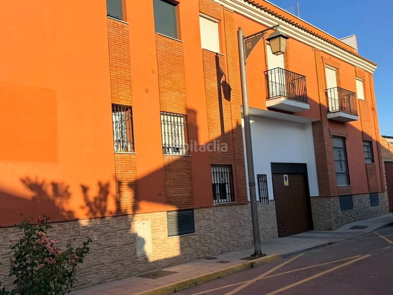 Foto a793bf3b-0ebe-4de5-acad-8bb1441612c7. Aparcament cotxe a Cijuela