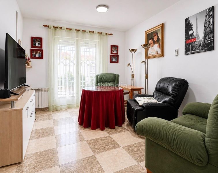 Foto 76e81d58-8325-4a09-b2ff-381e7061736c. Casa adossada amb calefacció aparcament a Fuente Vaqueros