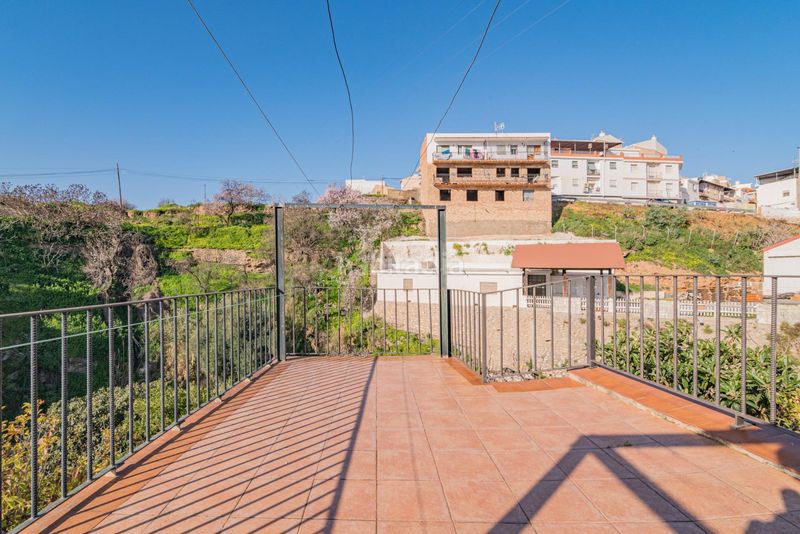 Foto 4d8cb3b3-c1ba-4610-93d4-d84a3def328e. Casa a Molvízar