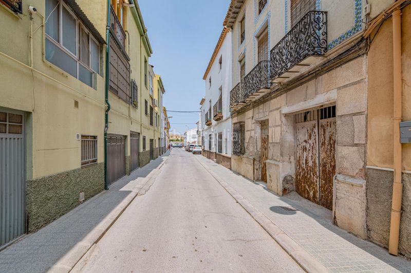 Foto a900bc7a-b332-4bda-8809-869f392383b4. Casa amb aparcament a Baza