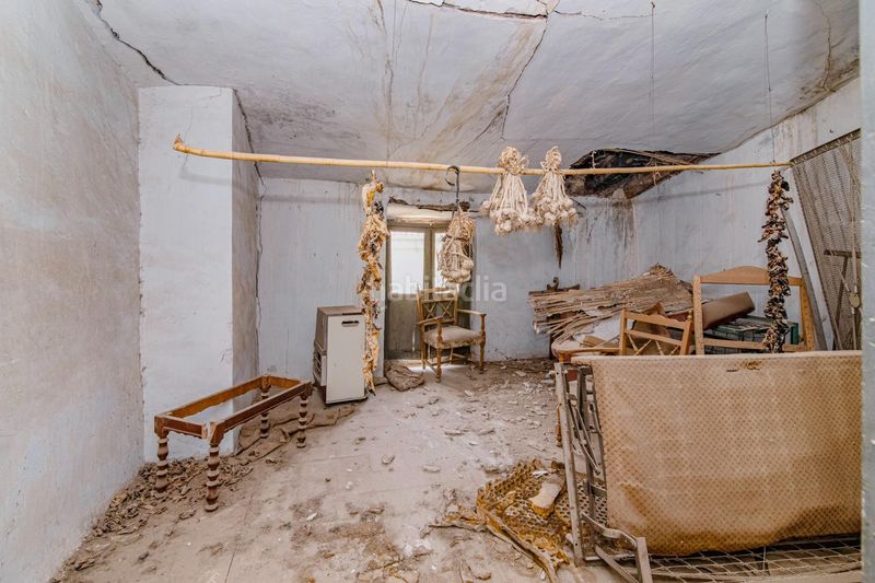 Foto f7384094-e64c-45b0-b4cd-375bd8b07acb. Casa amb aparcament a Baza