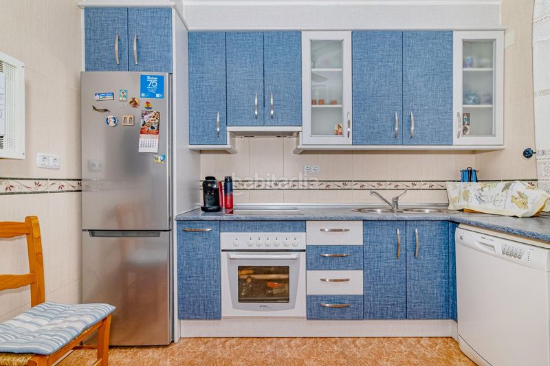 Foto 674f7e61-e399-43e3-88ca-e92514ef4cd0. Casa aparellada a carretera illora 35 a Íllora