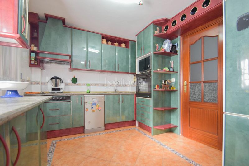 Foto b9d1a0d2-80fa-4323-91e9-230b415e0804. Casa adossada amb calefacció aparcament a Peligros