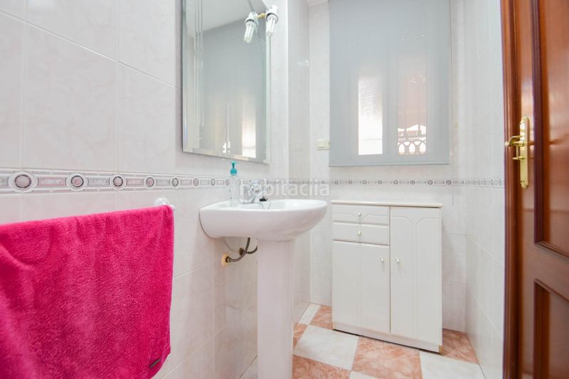 Foto c5da82c8-763d-4f6d-b645-edc0b6051215. Casa adossada amb calefacció aparcament a Peligros