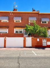 Casa adossada  Calle josé zorrilla. Chalet en el ensanche de alcalá de henáres