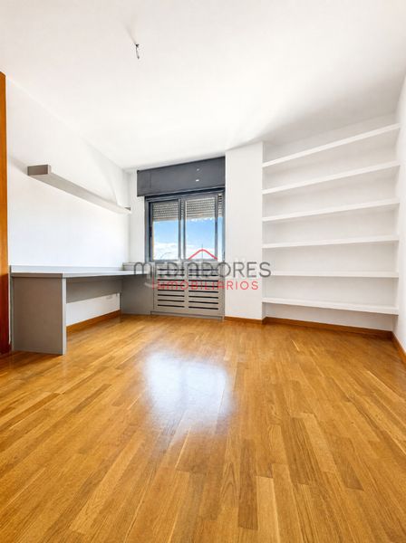 Foto 6a78d182-1530-460f-899f-243673561349. Pis amb calefacció aparcament piscina a Sanchinarro Madrid