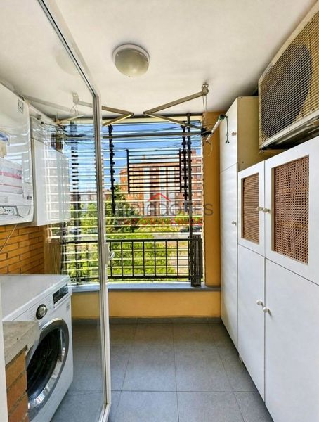 Foto fe0c98c8-9390-4abb-938c-f8027d22bc4f. Pis amb calefacció aparcament piscina a Sanchinarro Madrid