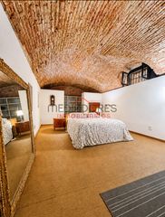 Pis  Calle de luis vélez de guevara. Vivienda de diseño señorial con encanto histórico en el centro d