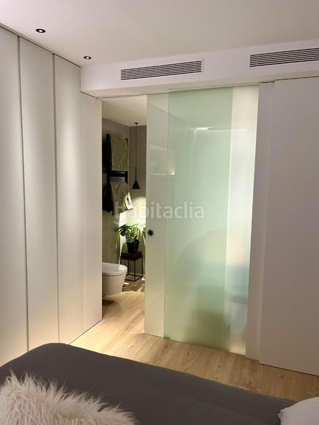 Foto 1a5e27c2-5457-4554-b5d4-702454262aed. Pis amb xemeneia calefacció a Sant Francesc Valencia