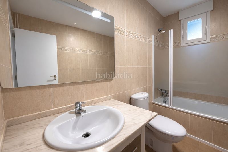 Foto 4f62fe08-2950-4854-9973-01b1110d95f8. Pis amb calefacció aparcament piscina a El Bosque Chiva