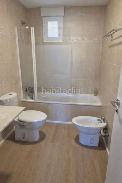 Foto 572debc4-5d0e-4d48-bf29-3d6e4f6b1df0. Pis amb calefacció aparcament piscina a El Bosque Chiva