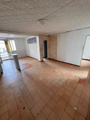 Pis  Carrer del duc de mandas. Piso en orriols con gran potencial de reforma
