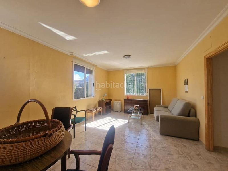 Foto acf19a53-3bd6-467b-a803-de7b74f1a170. Rent flat in Confrides