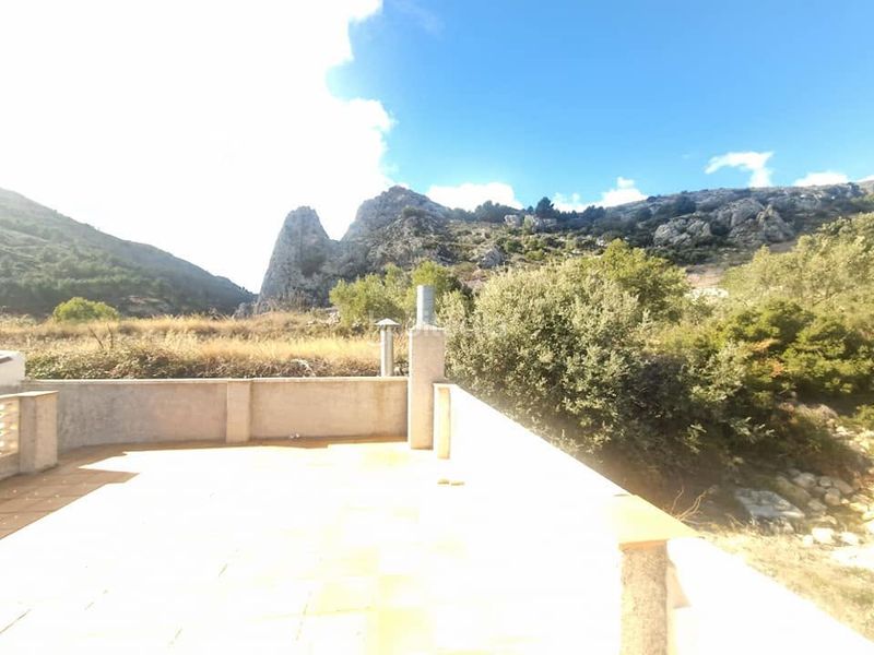 Foto fe83cc08-c43a-41e0-bce7-722e513c7b80. Rent flat in Confrides